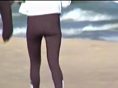 cam spying the candid ass of amateur on beach 01za