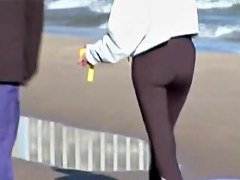 cam spying the candid ass of amateur on beach 01za