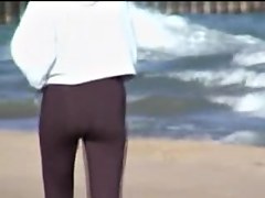 cam spying the candid ass of amateur on beach 01za