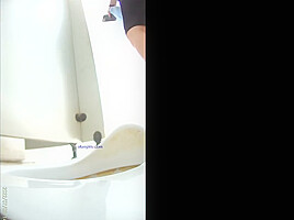 chinese girls go to toilet 321