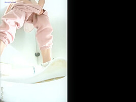 chinese girls go to toilet 321
