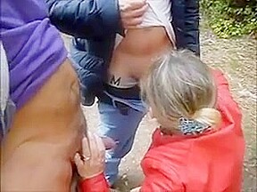 elle aime se faire Baiser et toucher   