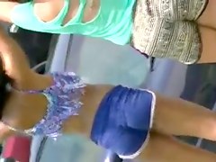 fine ass chick at carwash