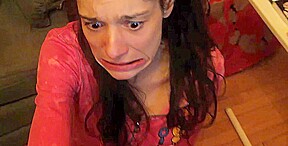 il me fait boire toute sa pisse (sexetag)