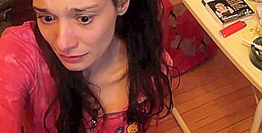 il me fait boire toute sa pisse (sexetag)