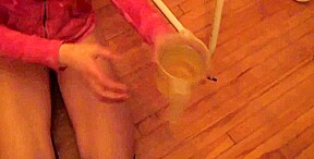 il me fait boire toute sa pisse (sexetag)